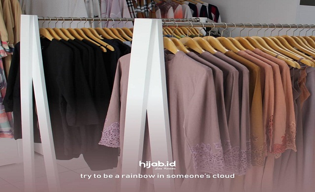 Tips Memulai Bisnis Toko Busana Muslimah Wanita Muda