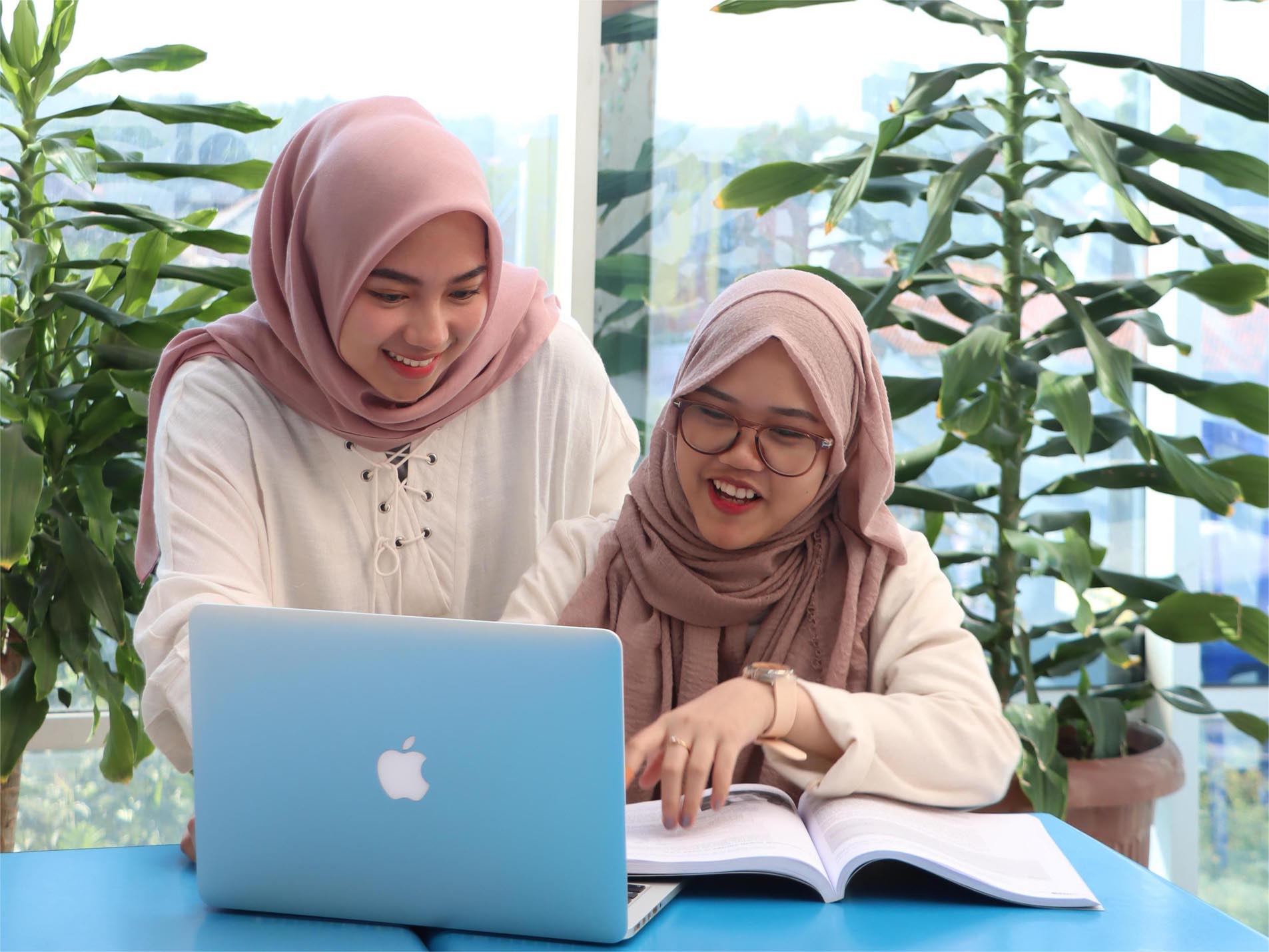 Benarkah Ada Kampus Swasta Akreditasi Nasional yang Tawarkan Digital Learning & Biaya Kuliah Bisa Dicicil Ringan? Ini Jawabannya!