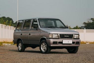 Evolusi Desain Isuzu Panther dari Generasi Kotak hingga Modern