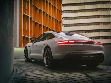 Analisis Rekayasa Komponen dan Standar Pengendalian Mutu Sistem Teknologi Pengereman PCCB Porsche untuk Performa Maksimal