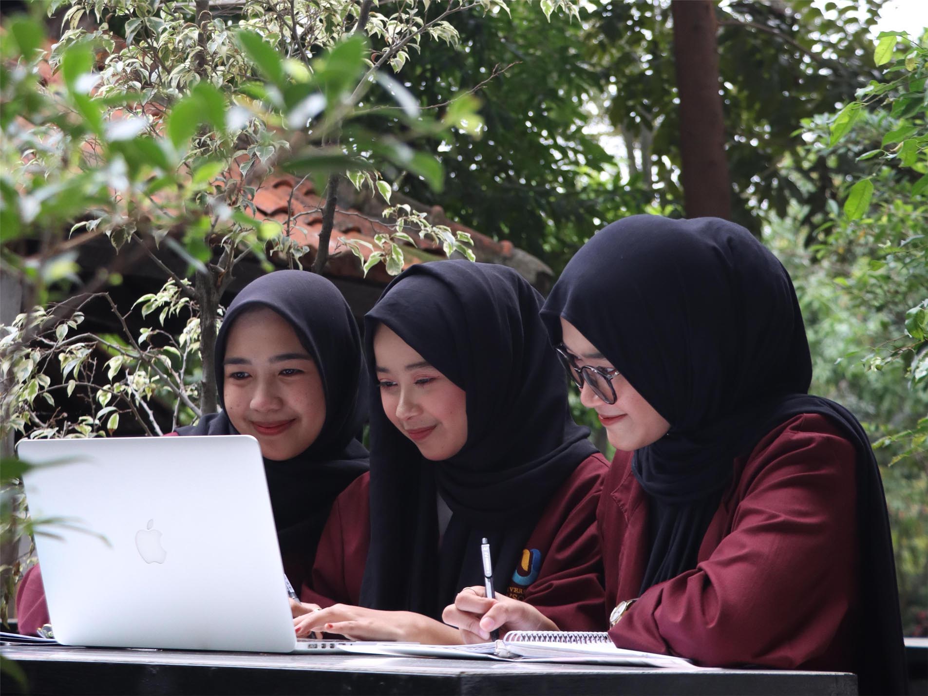 Bingung Pilih Kampus? Cari yang Punya Jaringan Industri Kuat Biar Karier Mulus!