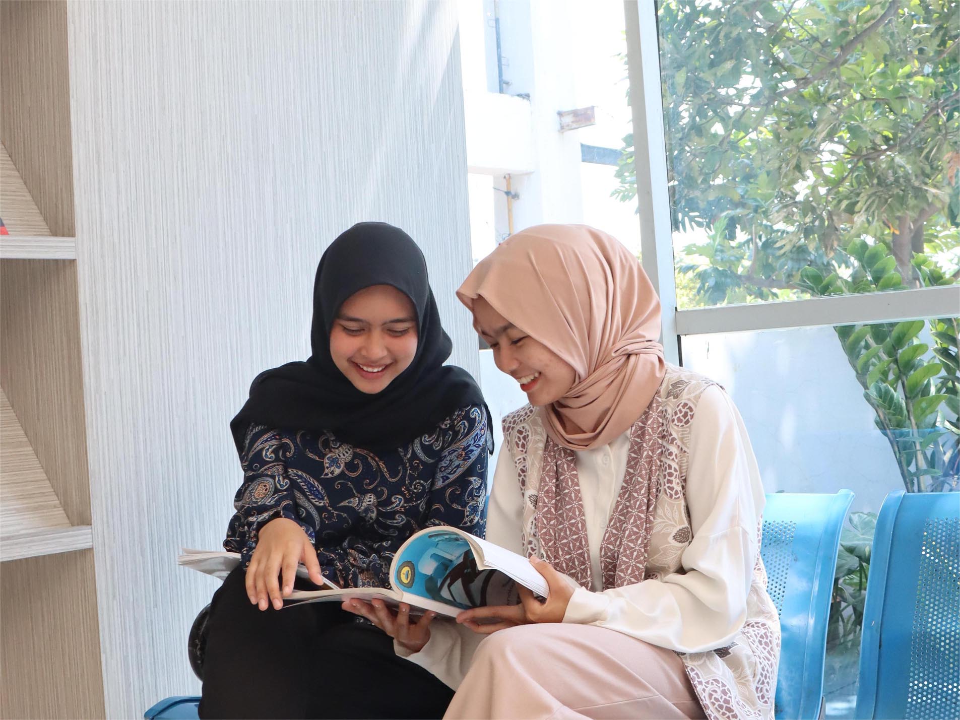 Biaya Pendidikan Kelas Reguler dan Non Reguler Per Semester Hanya 5 Juta untuk Digital Bisnis S1 Serta Referensi Nama Kuliah di Bandung