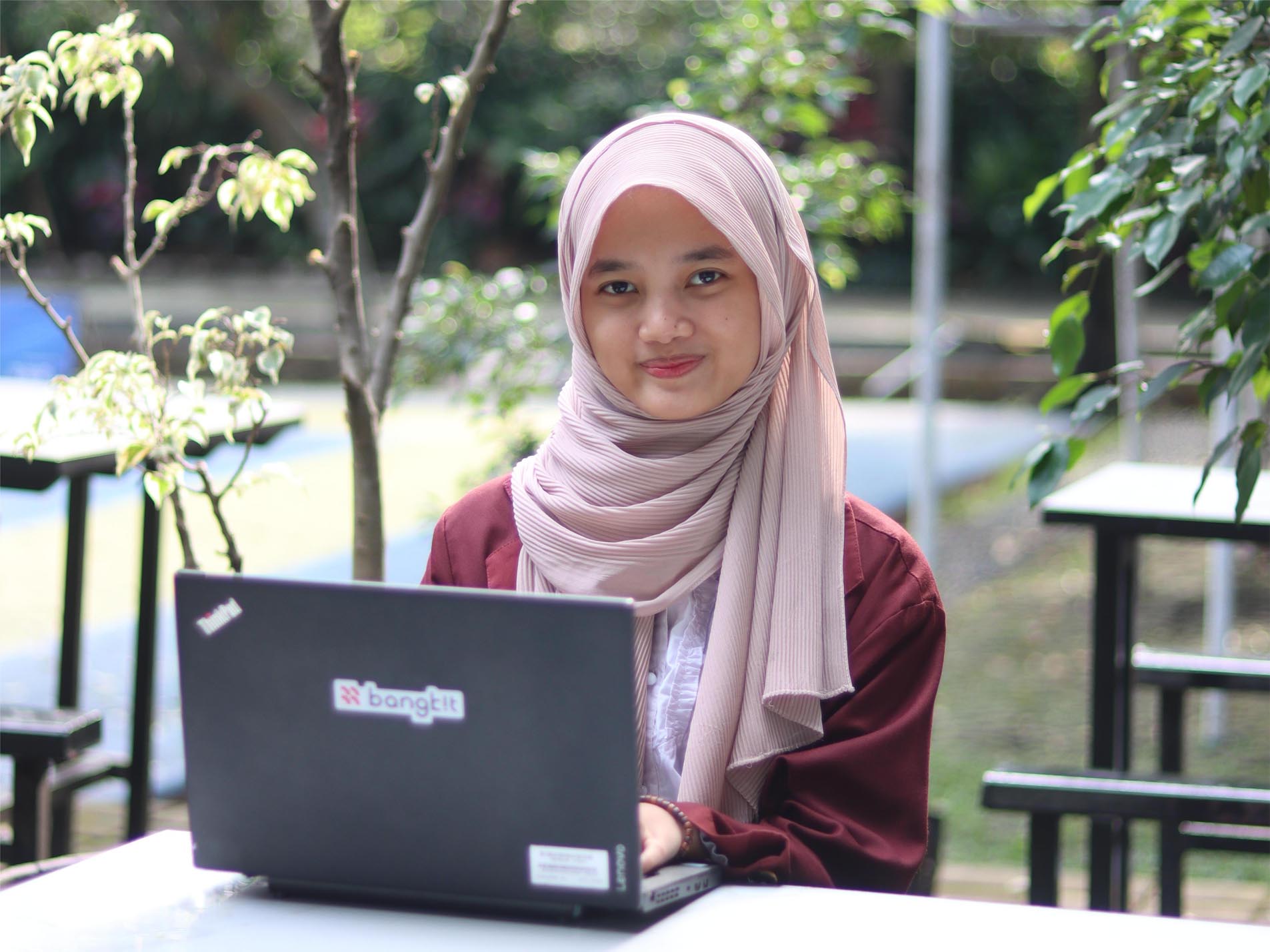 Biaya Pendidikan Kelas Reguler dan Non Reguler Per Semester Hanya 5 Juta Untuk Digital Bisnis S1 Serta Universitas yang Menyediakan Kelas Karyawan di Bandung