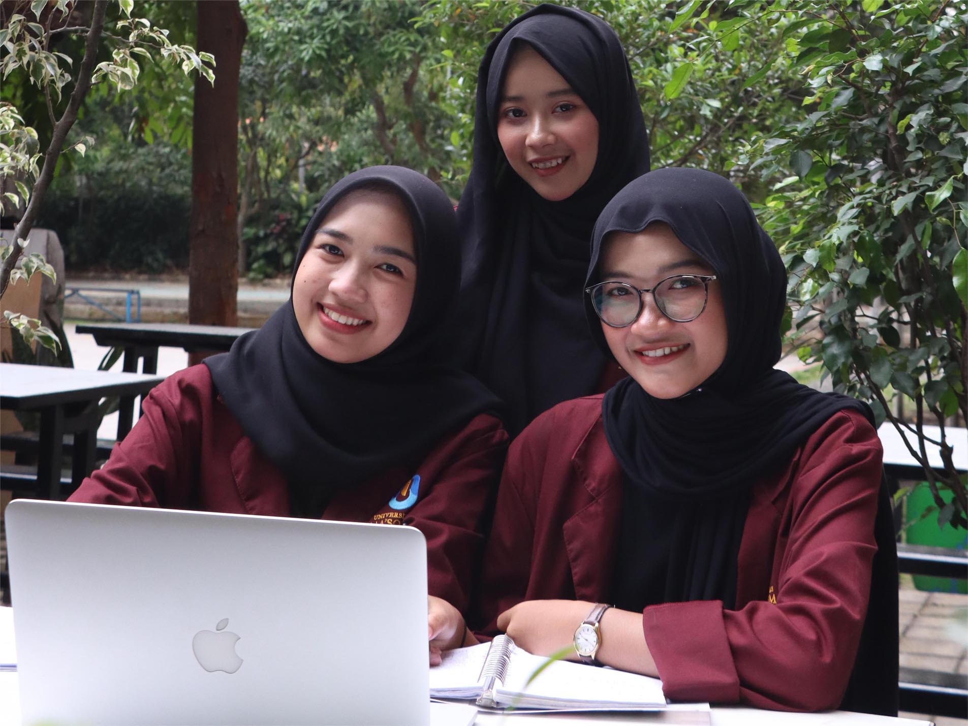 Bagaimana Cara Mendapatkan Beasiswa Penuh S1 Manajemen Bisnis Syariah Bagi Penghafal Al Quran Minimal Dua Juz