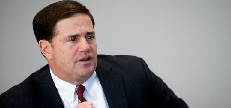 Terlambat atasi Masalah Covid-19, Doug Ducey Disebut Gubernur Terbodoh di Arizona