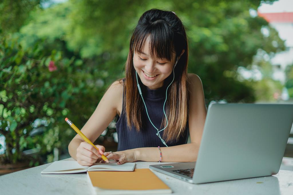 Sumber Belajar Tes TOEFL Terpercaya: Contoh Soal, Materi, dan Tips