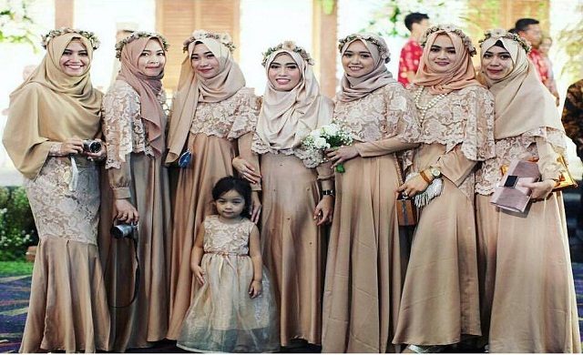 Model Busana Muslimah Gamis Pesta Mewah untÏ…k Pesta Pernikahan