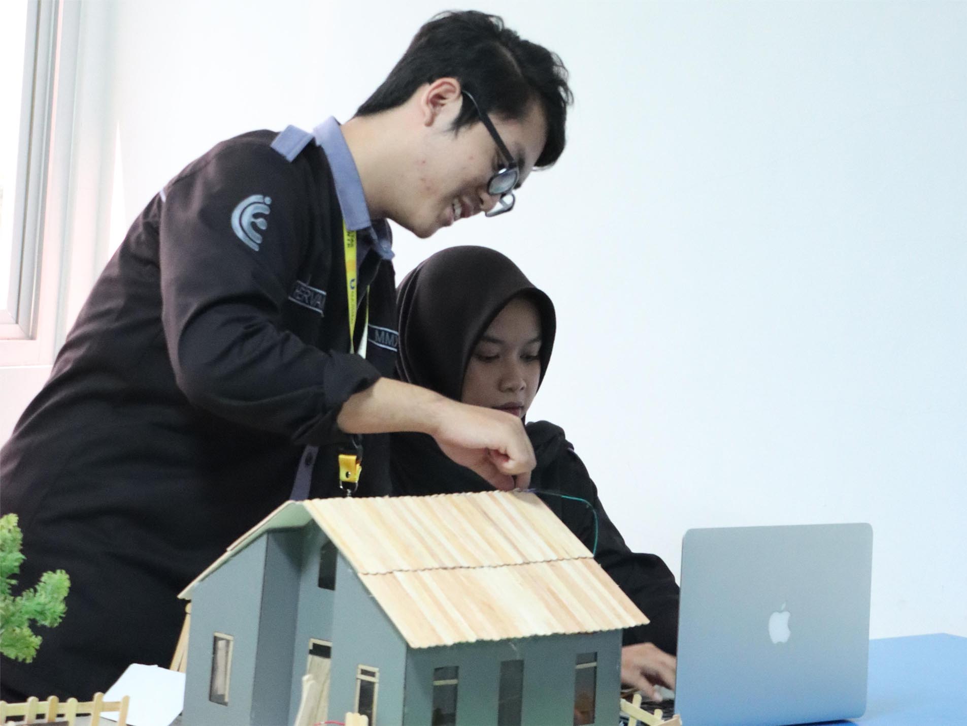 Apa Saja Mata Pelajaran Pendukung Jurusan Teknik Industri Yang Harus Dikuasai Sejak Bangku Sekolah Menengah?