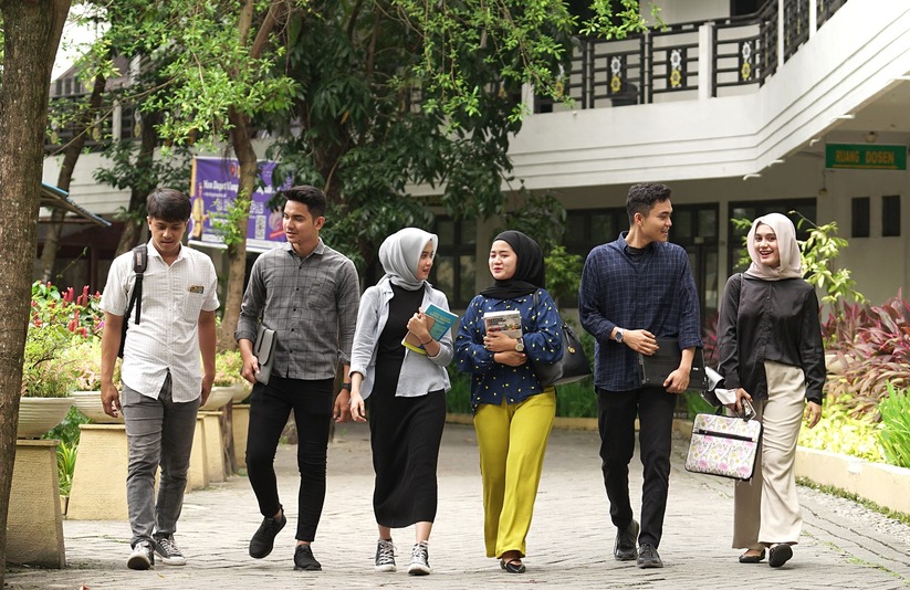 Belajar Sambil Bekerja: Mengapa Kelas Karyawan di Bandung Menjadi Tren di Kalangan Digital Nomad?
