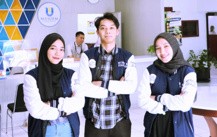 Merespons Tuntutan Industri: Bagaimana Jurusan Bisnis Digital Cetak Lulusan di Era Modern
